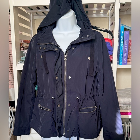 FOREVER 21 JACKET. HOODED UTILITY RAIN JACKET. GOOD QUALITY. MEDIUM WEIGHT. GUC - Picture 2 of 16